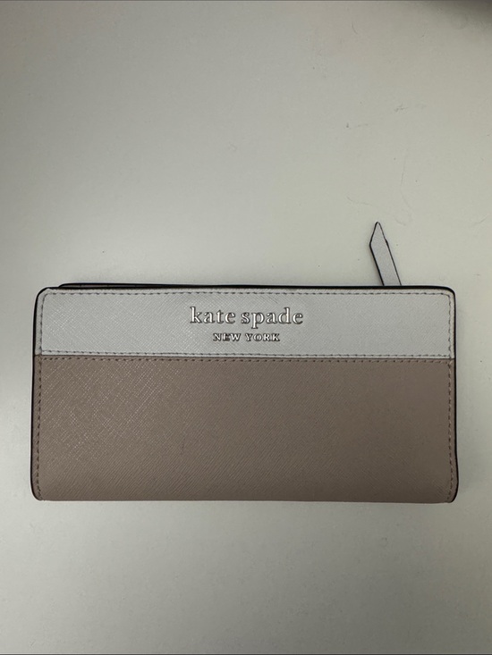 kate spade Handbags - kate spade Two-Tone Zip Wallet in White and Taupe